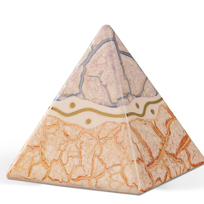 Keramikpyramide mit Goldverzierung