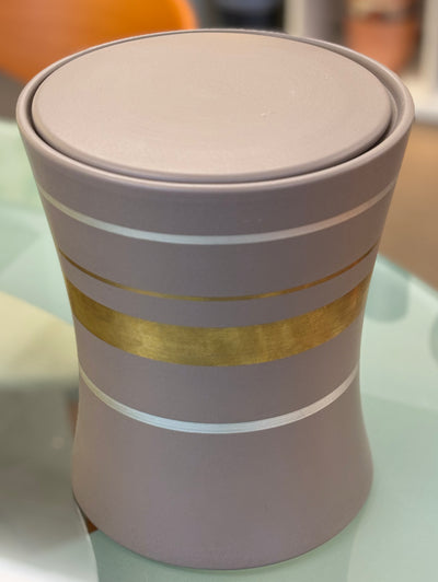 Tonurne beige mit goldenen Streifen
